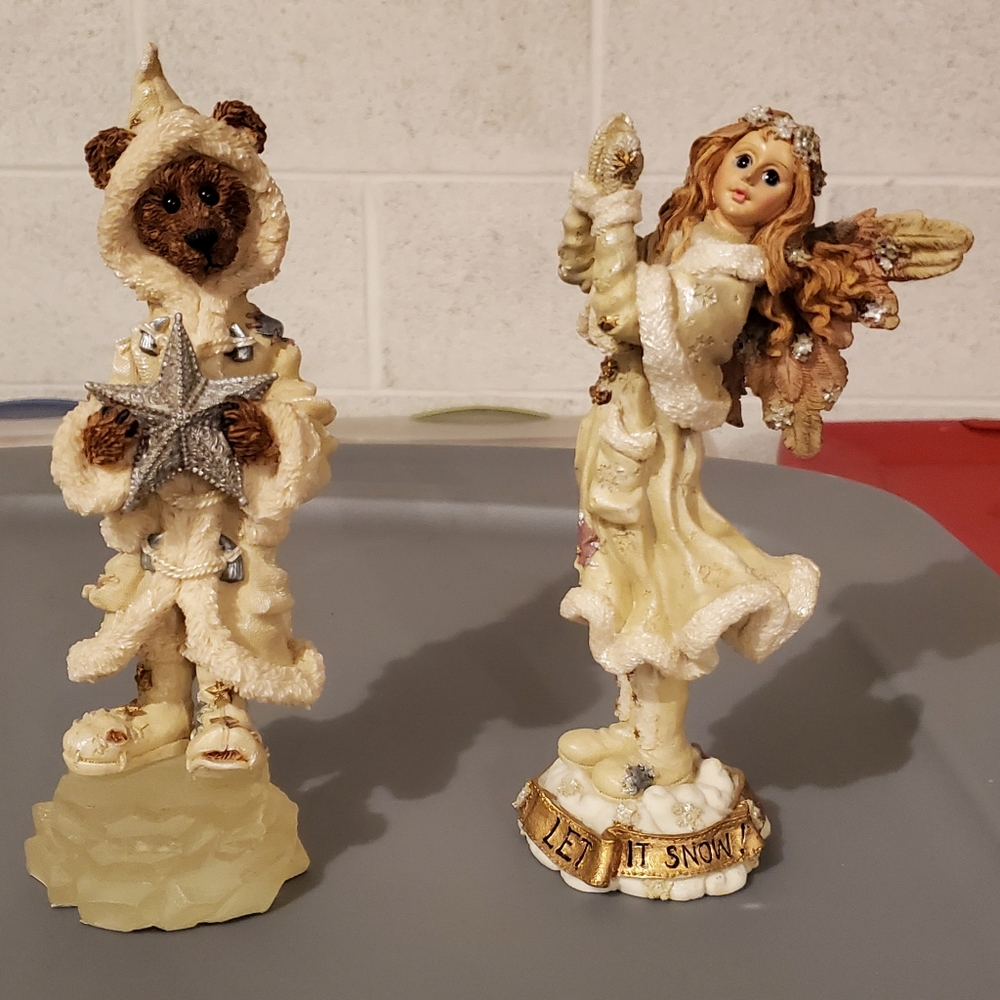 2 Boyds Bears and Friends Collectibles